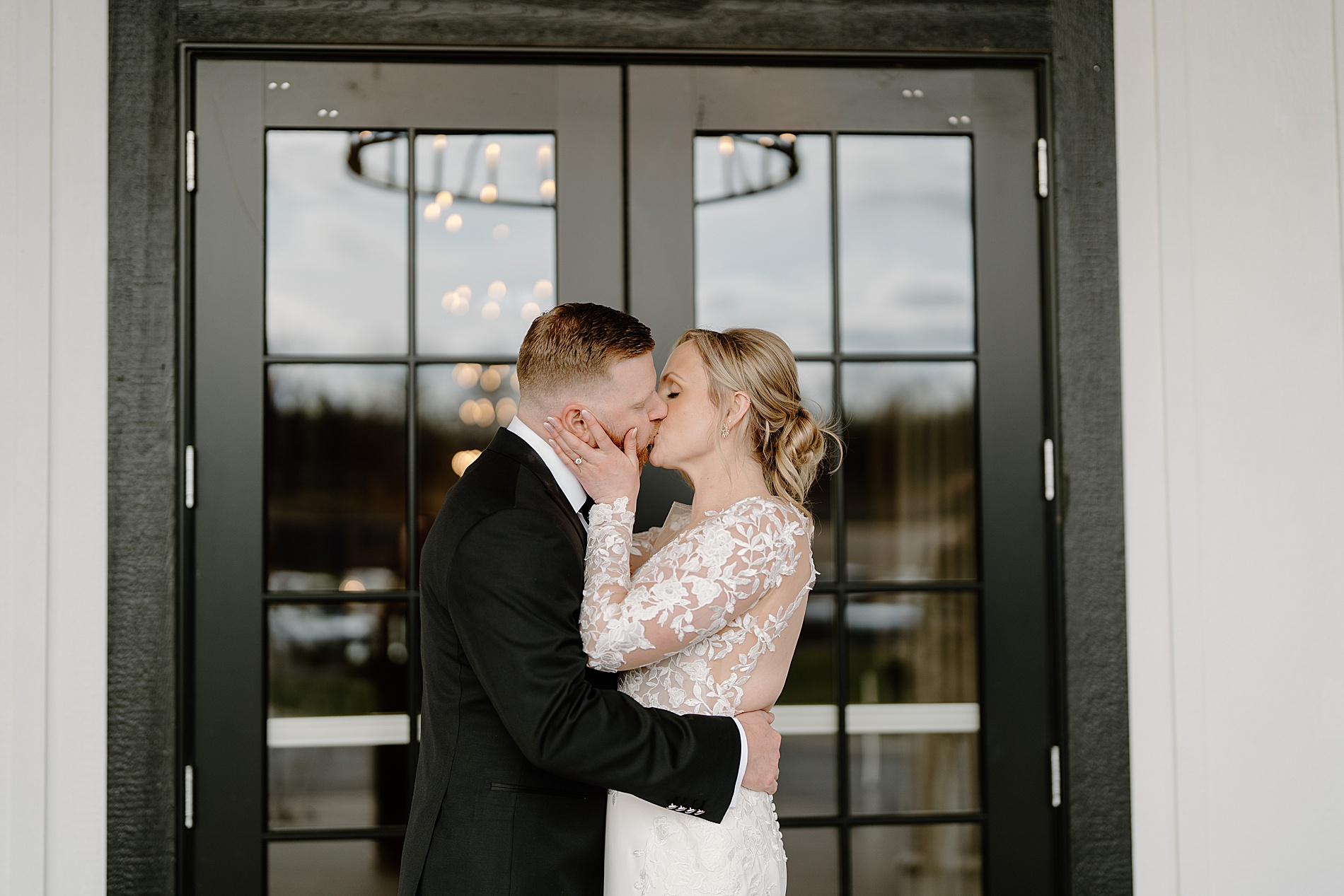 romantic wedding photos from Owl's Nest Resort Wedding 