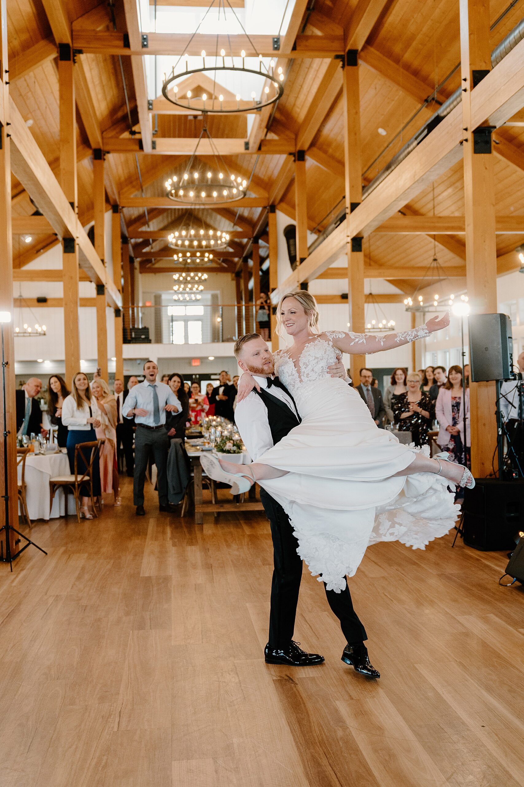 newlyweds choreographed first dance