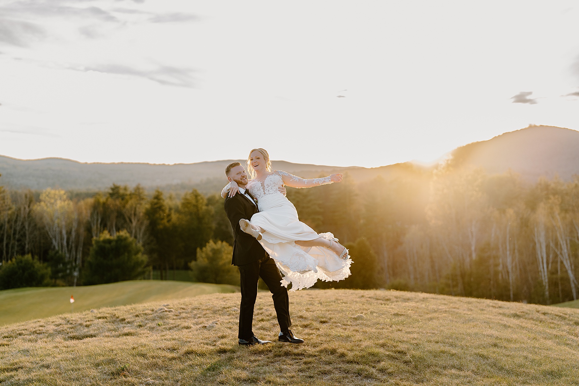 romantic and scenic wedding photos with views of the White Mountains
