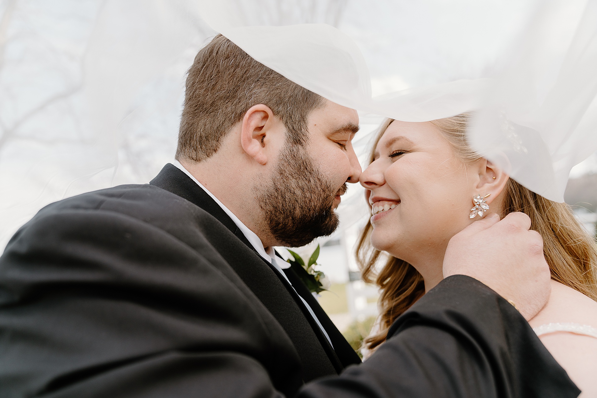candid wedding photos 